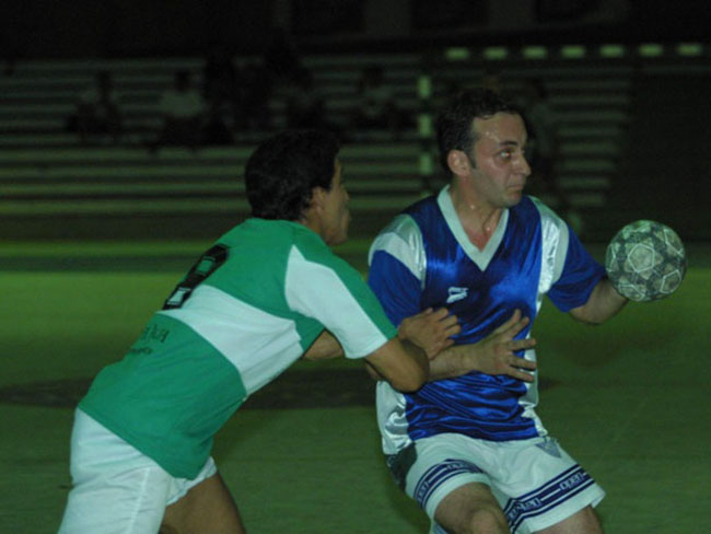 Muere un jugador de handball en pleno partido