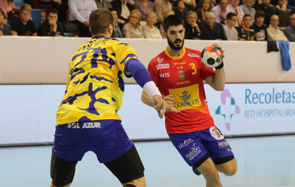 Jordi Ribera debuta con victoria con los Hispanos ante Bosnia